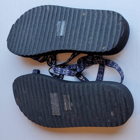 Olivia Miller Blue and Black Strappy Outdoor Sandals 10 - Picture 5 of 6